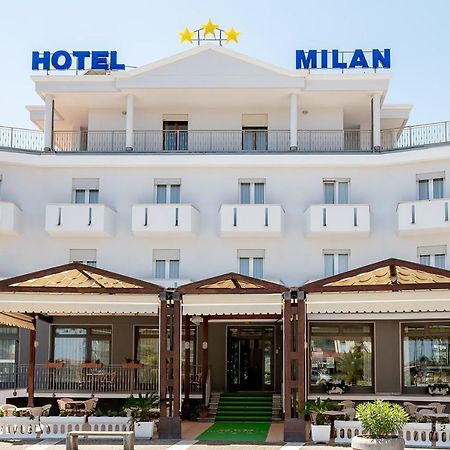 Hotel Milan Rosolina Mare Exterior foto