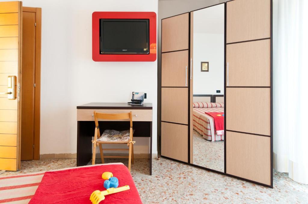 Hotel Milan Rosolina Mare Quarto foto